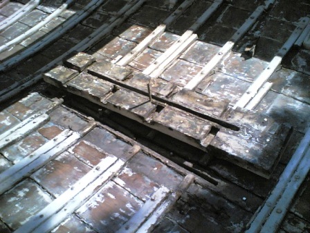 [Immagine: 20121210181537_10.jpg]