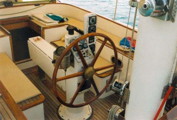 [Immagine: 20104202151_tavolo100dpi-02.jpg]