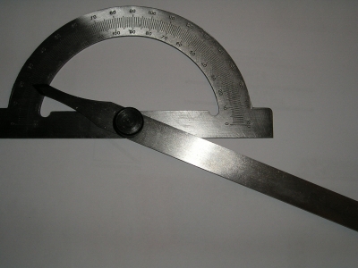 [Immagine: 2010913135841_Goniometro.jpg]