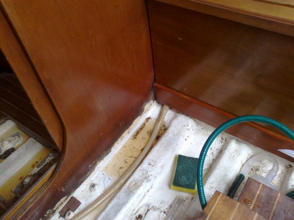 [Immagine: 2012121123538_29112012037.jpg]