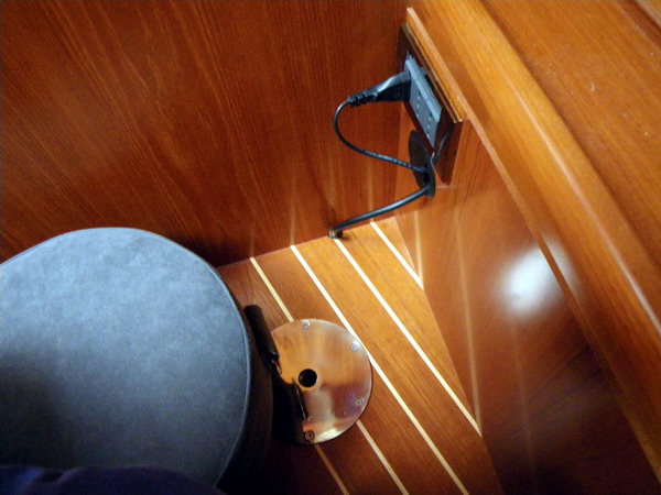 [Immagine: 2010319183449_tv5.jpg]