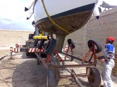 [Immagine: 20115222032_1barcacarrello.jpg]