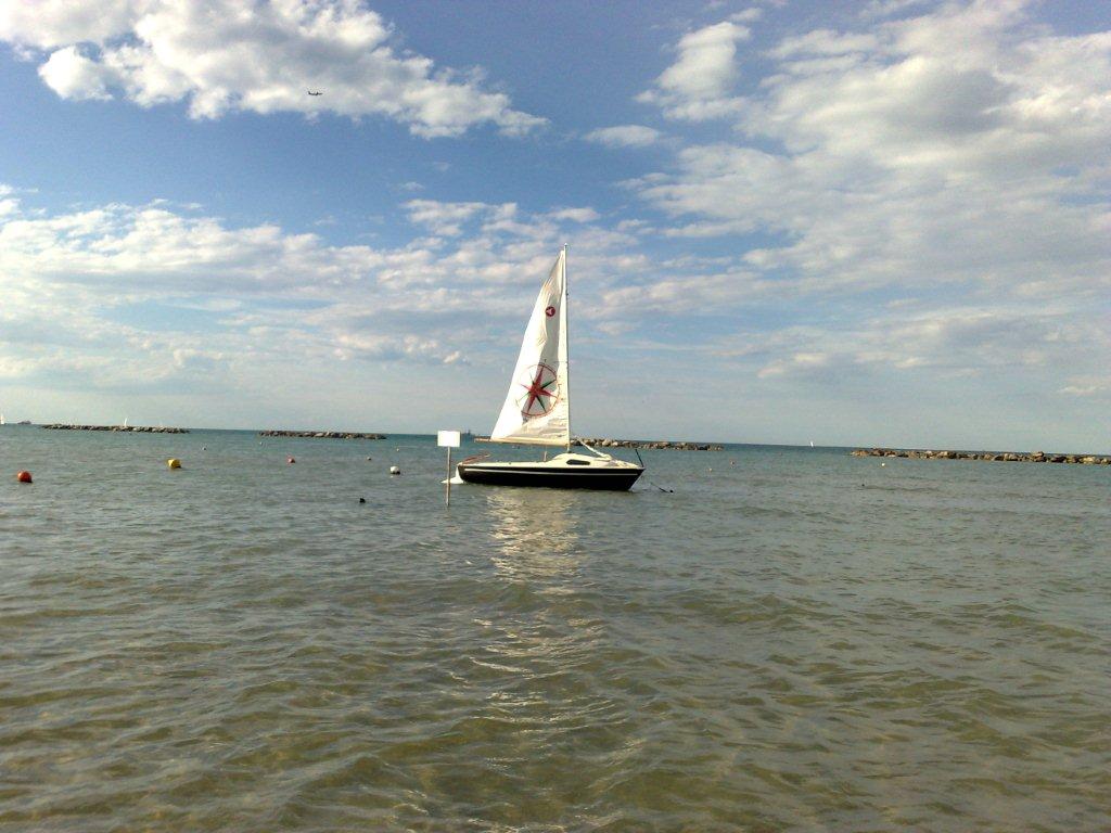 [Immagine: 2011220192934_16082010392.jpg]