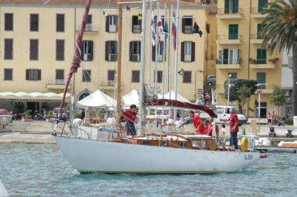 [Immagine: 201011491815_5136_1144964659448_10874493...7118_n.jpg]