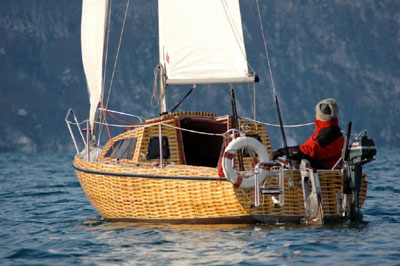 [Immagine: 2014410161758_boat-graphics.jpg]